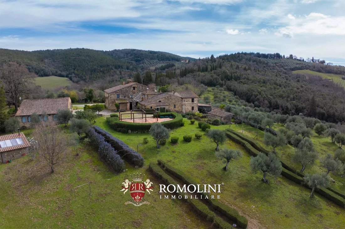 Estate in Castellina in Chianti, Tuscany, Italy 3 - 15663187