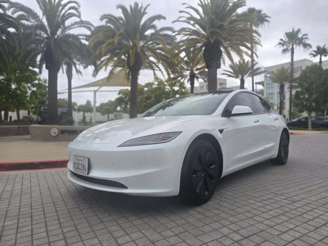 Sedan in Newport Beach, CA, United States 4 - 18293954