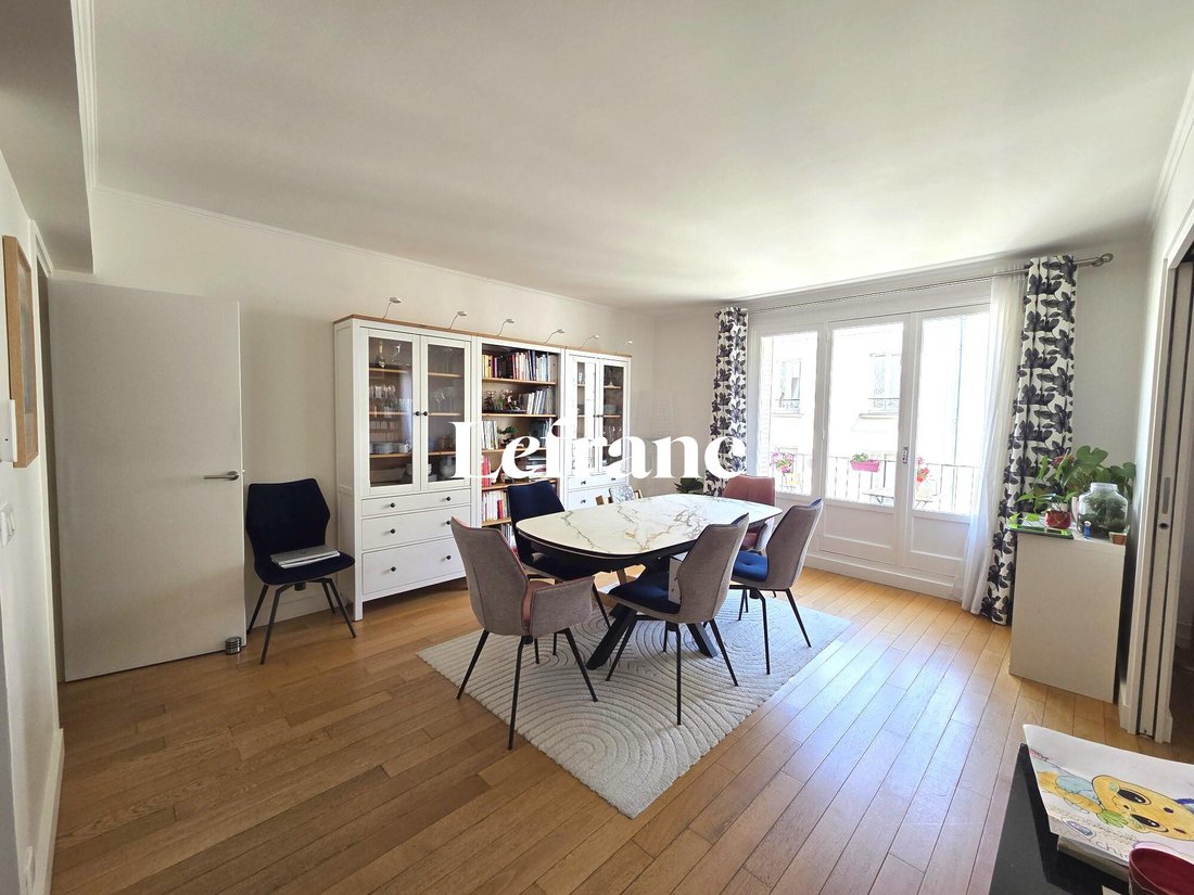 Apartment in Violet Commerce, Paris 15e Arrondissement, Paris 2 - 18287825