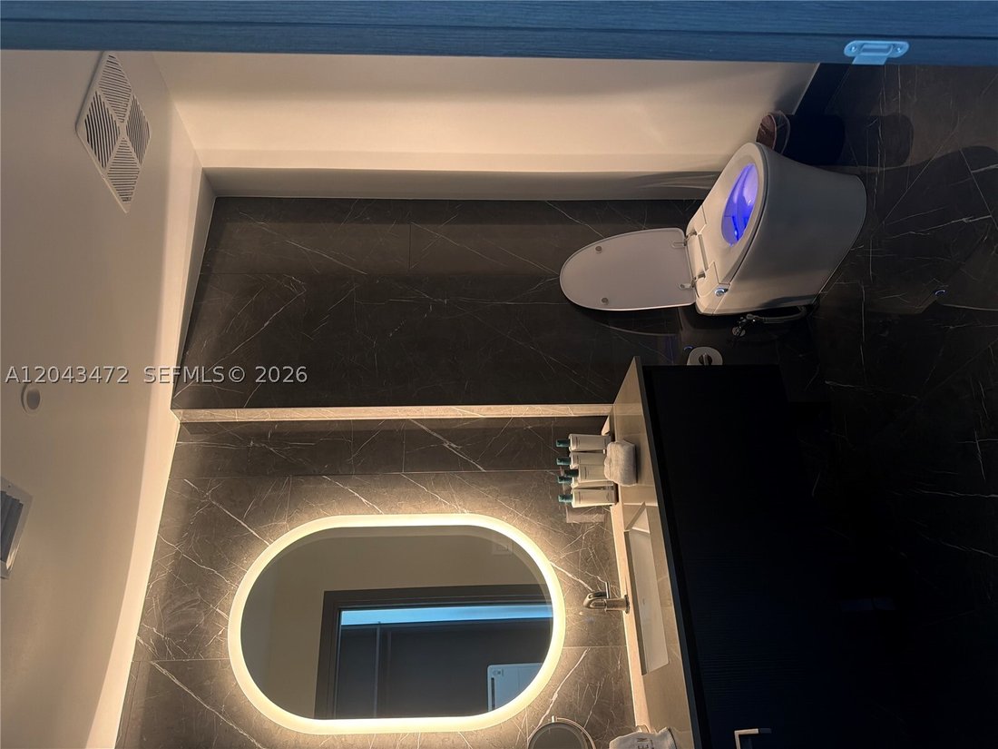 Condo in Miami, Florida, United States 4 - 18280405