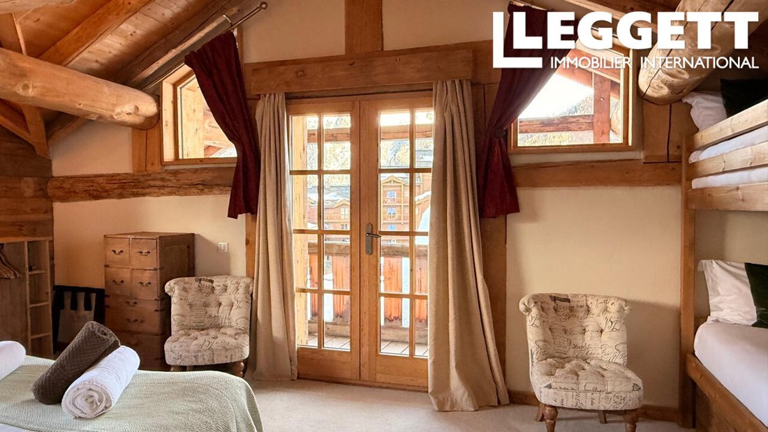 Chalet in Sainte-Foy-Tarentaise, Auvergne-Rhône-Alpes, France 1 - 14373915