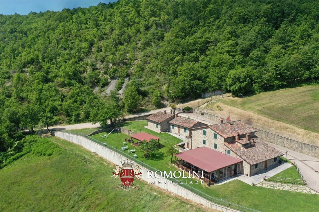 Estate in Sansepolcro, Tuscany, Italy 2 - 15665171