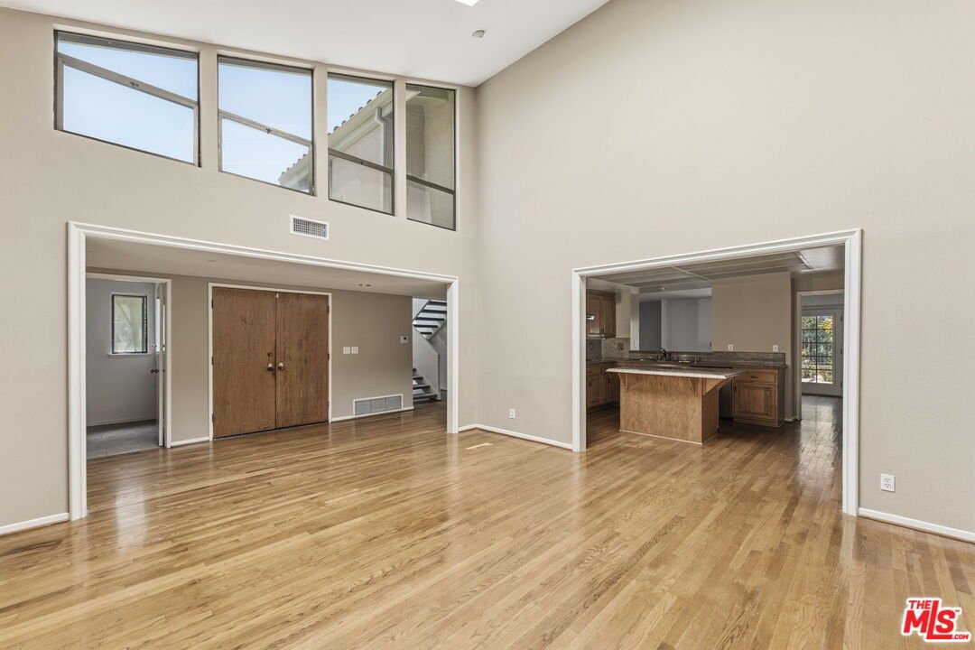 House in Los Angeles, California, United States 5 - 18281998