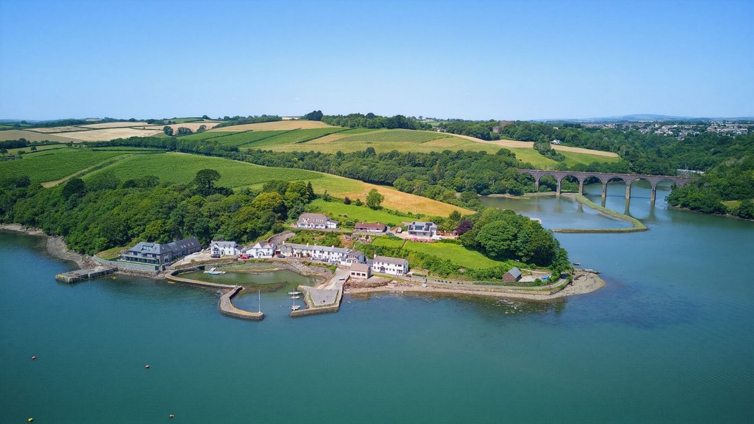 House in Saltash, England 1 - 18288621