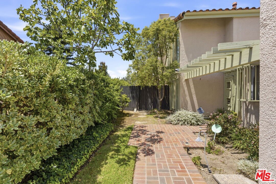 House in Los Angeles, California, United States 3 - 18281998