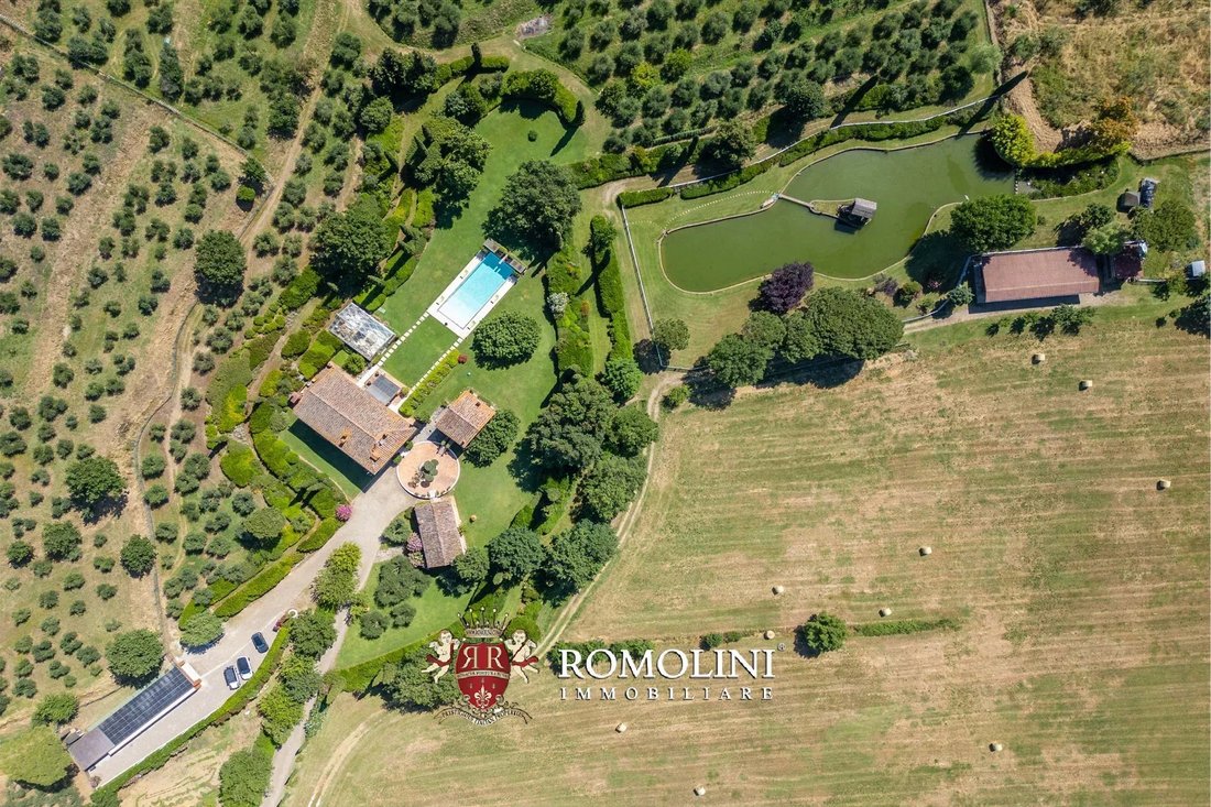 Villa in Santa Firmina, Arezzo, Tuscany 2 - 15665879