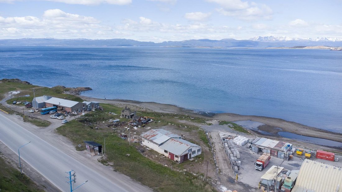 Land in Ushuaia, Tierra del Fuego Province, Argentina 1 - 18283054