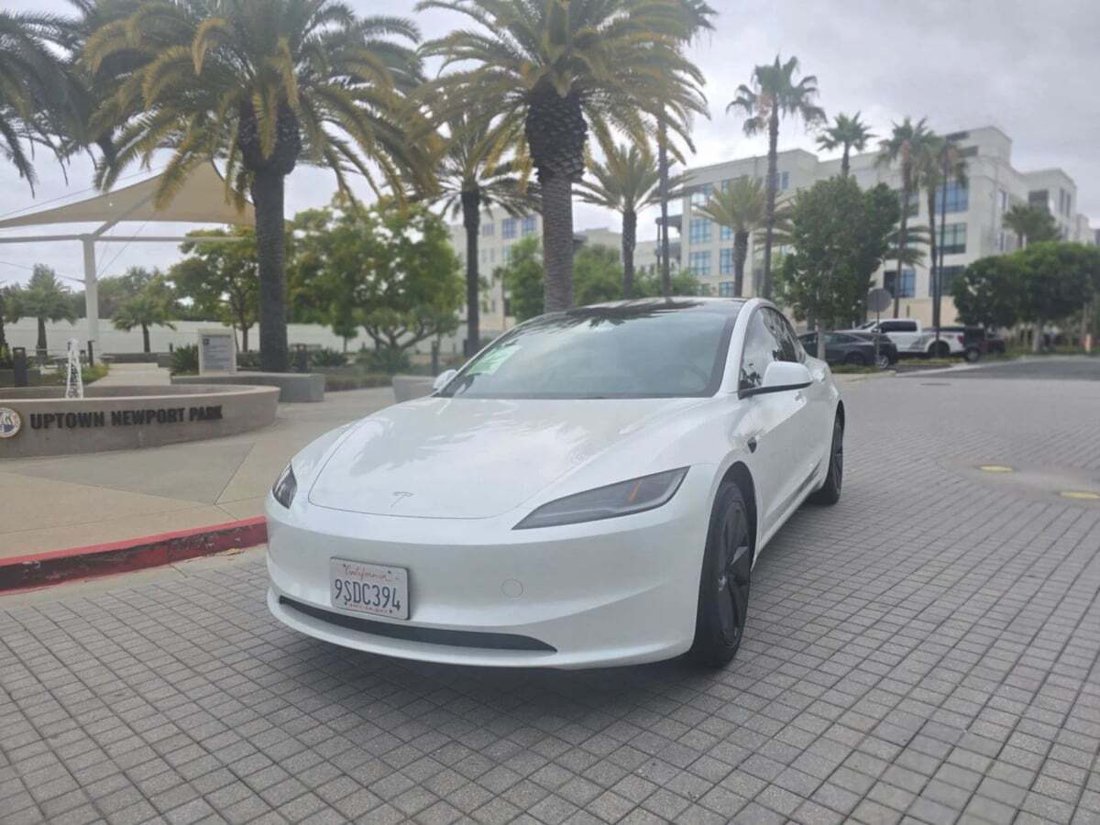 Sedan in Newport Beach, CA, United States 3 - 18293954