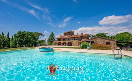 Villa in Lucignano, Tuscany, Italy 1