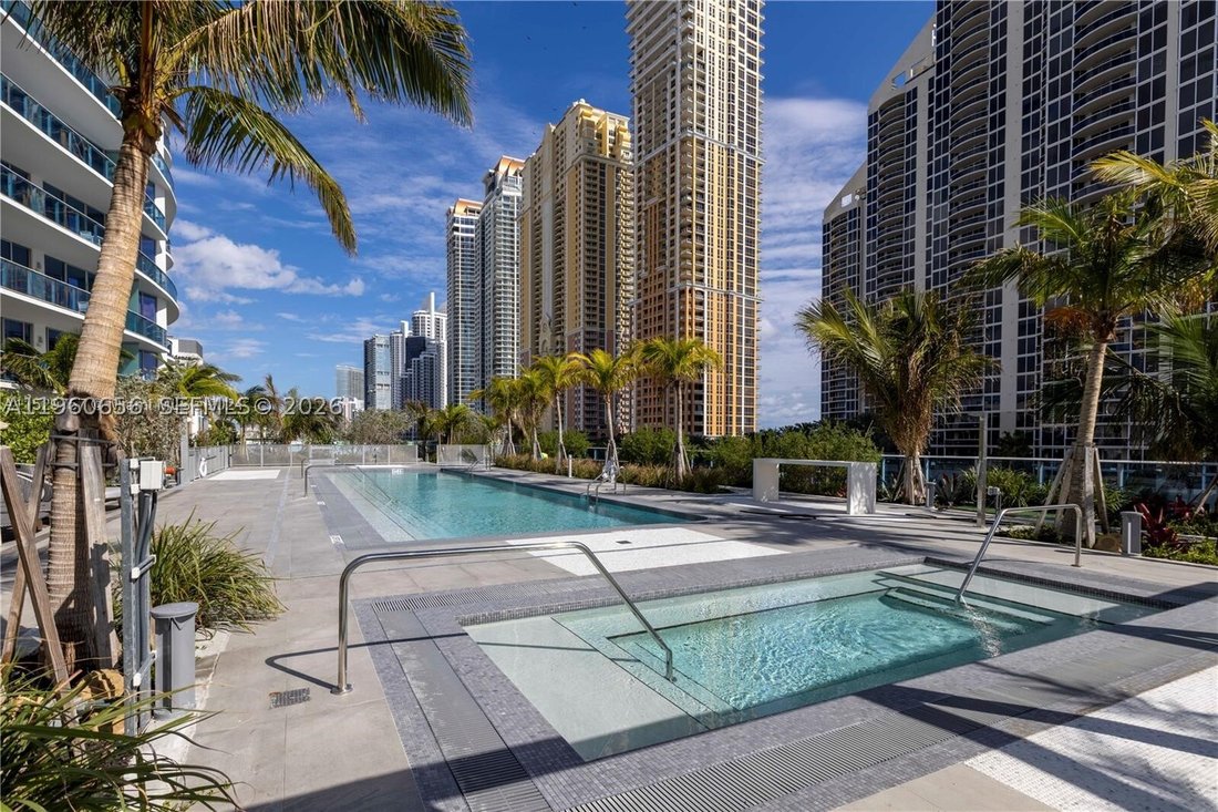 Condo in Sunny Isles Beach, Florida, United States 4 - 17102223