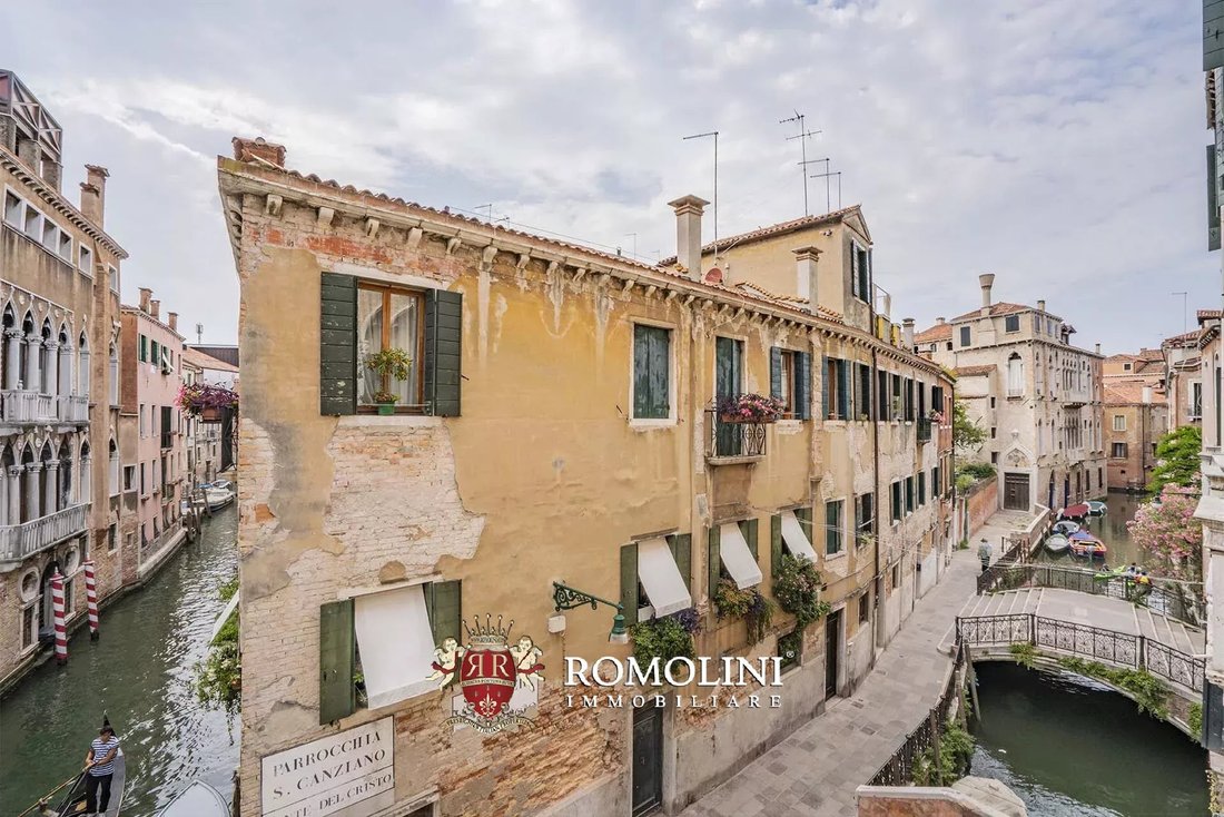 House in Venice Historic Centre, Venice, Italy 2 - 15665996