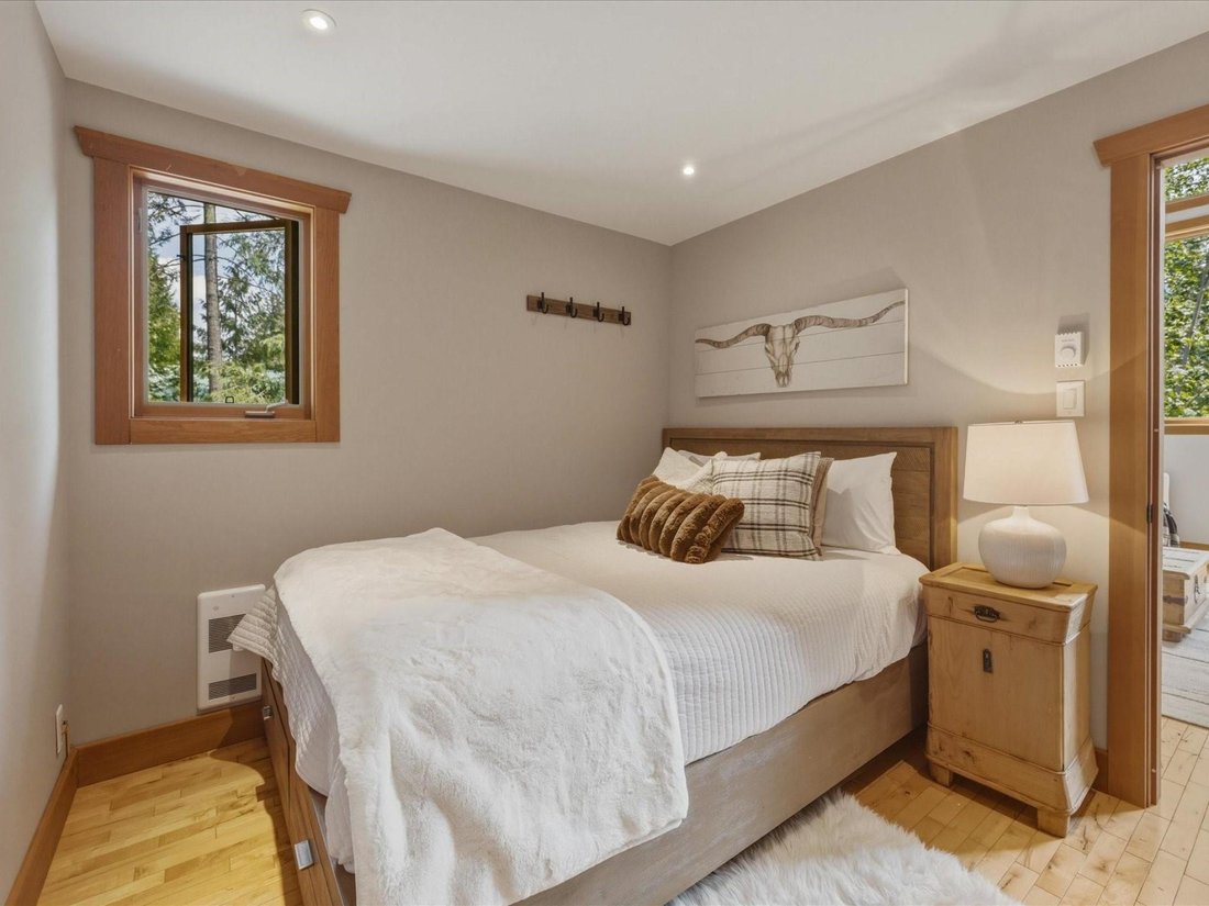 House in Whistler, British Columbia, Canada 5 - 18293064