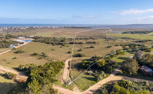 Land in Chacras de Medellin Sur Lac, Maldonado Department, Uruguay 1