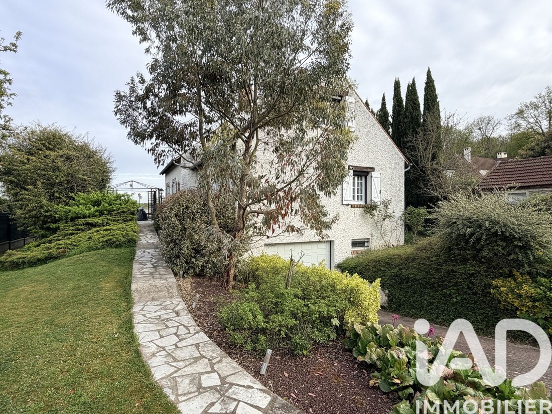 House in Varennes-Jarcy, Ile-de-France, France 2 - 18294529