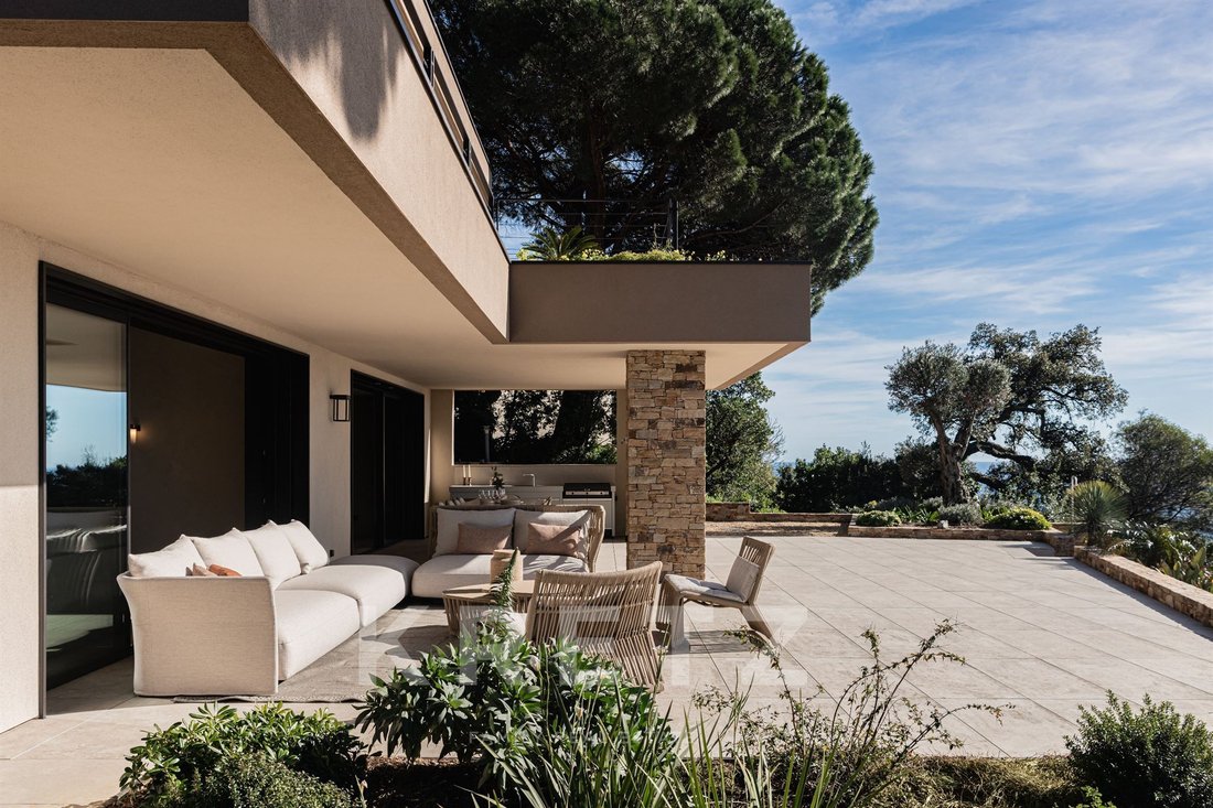 House in Rayol-Canadel-sur-Mer, Provence-Alpes-Côte d'Azur, France 5 - 18286671