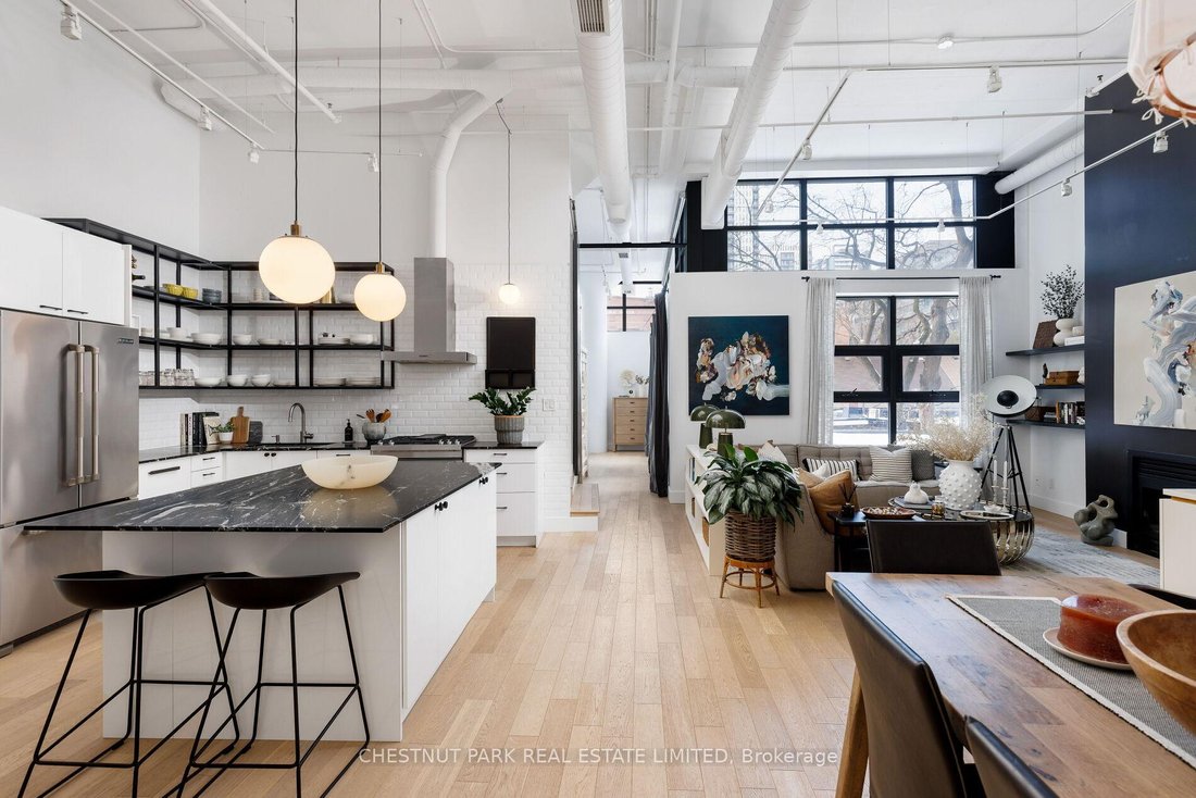 Apartment in Toronto, Ontario, Canada 1 - 18289486