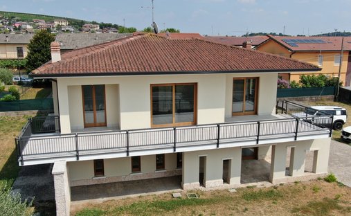 Casa en Colognola ai Colli, Véneto, Italia 1