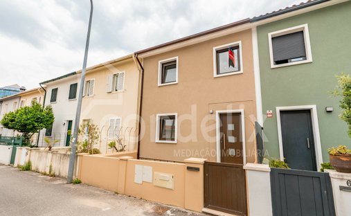 House in Ramalde, Porto District, Portugal 1