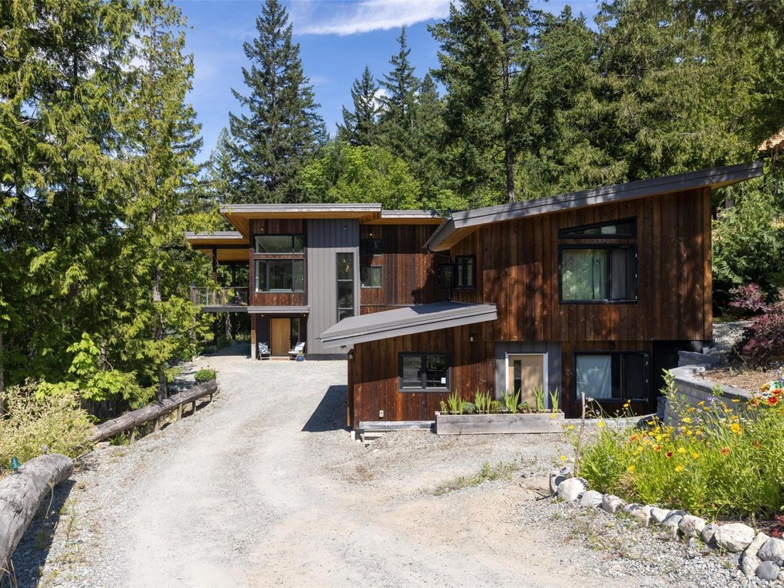 House in Pemberton, British Columbia, Canada 1 - 18293069