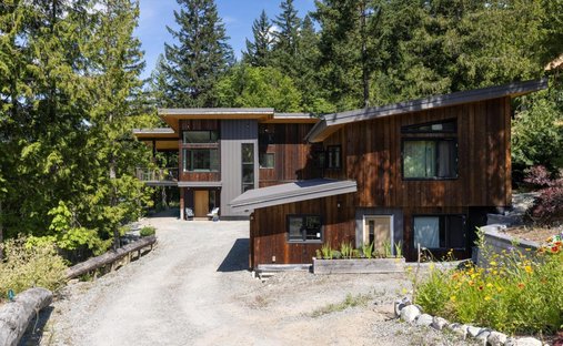 House in Pemberton, British Columbia, Canada 1