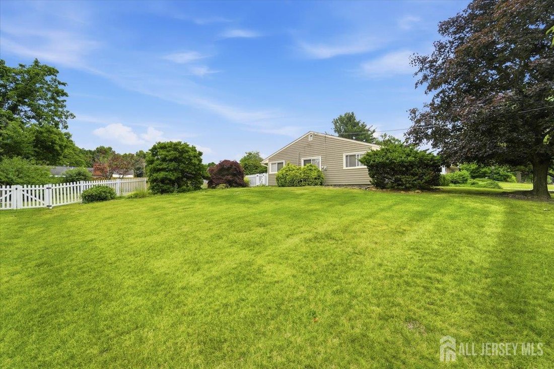 House in South Brunswick Township, New Jersey, United States 4 - 18202300