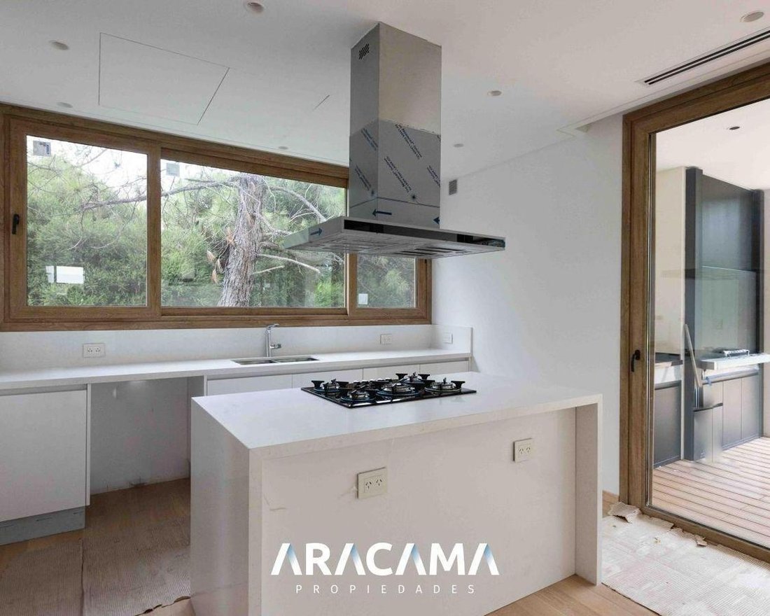House in Esteban Echeverría, Buenos Aires Province, Argentina 4 - 18282135