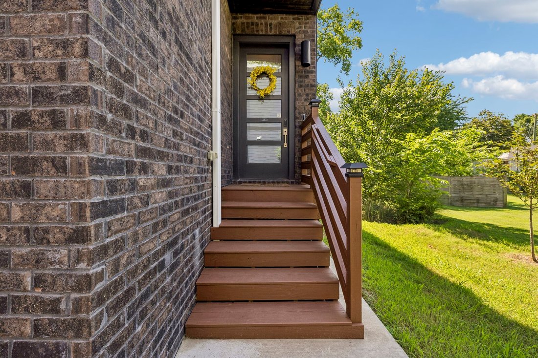 Co Op in Nashville, Tennessee, United States 3 - 18280654