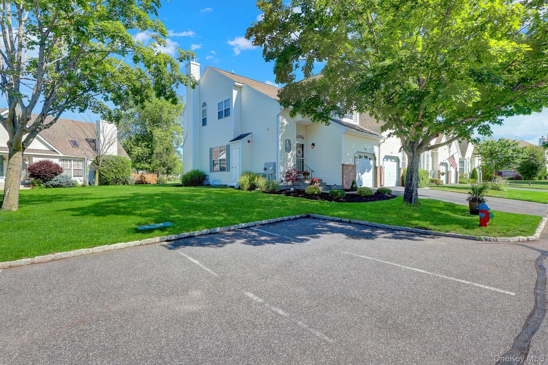 Condo in Port Jefferson Station, New York, United States 3 - 18281925
