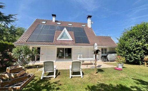 House in Cernay-la-Ville, Ile-de-France, France 1