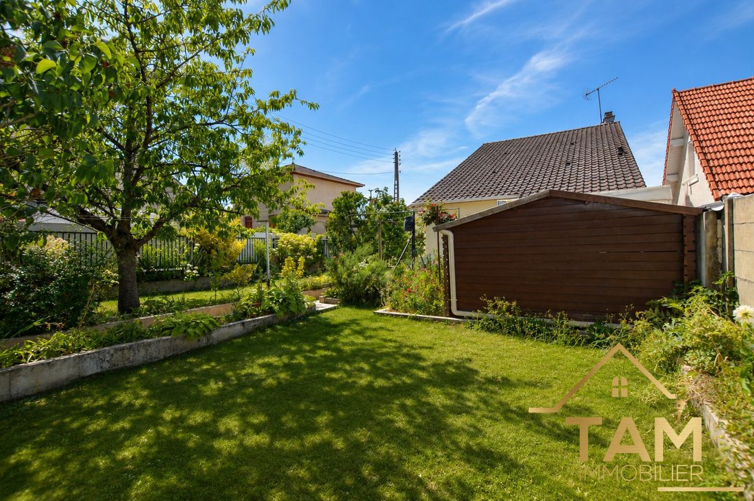 House in Langevin, Saint-Cyr-l'Ecole, France 1 - 18287838