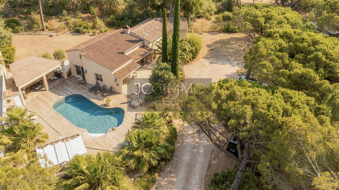 Villa à Le Cannet-des-Maures, Provence-Alpes-Côte d'Azur, France 2 - 18292420