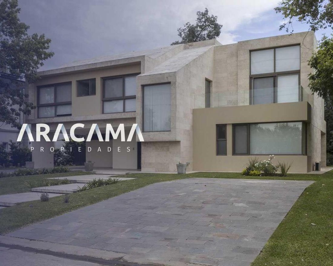 House in Esteban Echeverría, Buenos Aires Province, Argentina 1 - 18282140