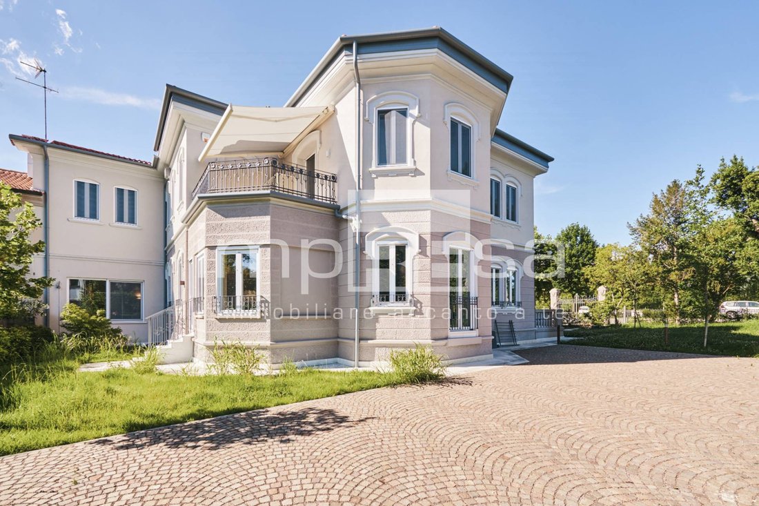 Villa en Villaggio Eden - Appiani, Treviso, Italia 1 - 18287625