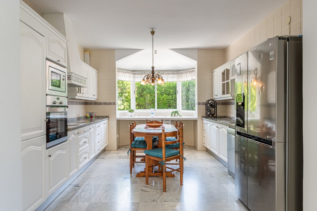 Villa in Estepona, Andalusia, Spain 4 - 18288327