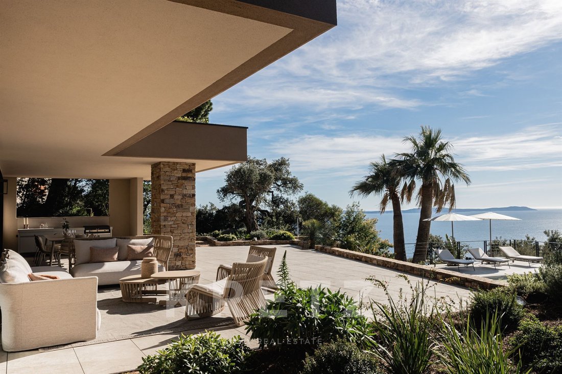 House in Rayol-Canadel-sur-Mer, Provence-Alpes-Côte d'Azur, France 4 - 18286671