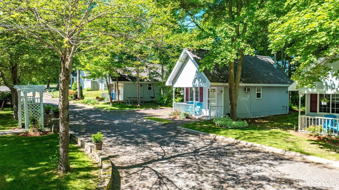 Apartment in Calumet Township, Michigan, United States 2 - 18283226