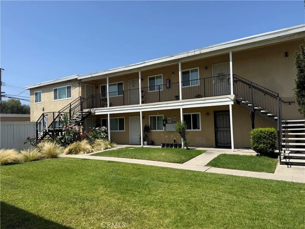 Fullerton, California, United States 4 - 17972344