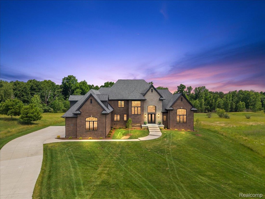 House in Grand Blanc Township, Michigan, United States 1 - 18281331