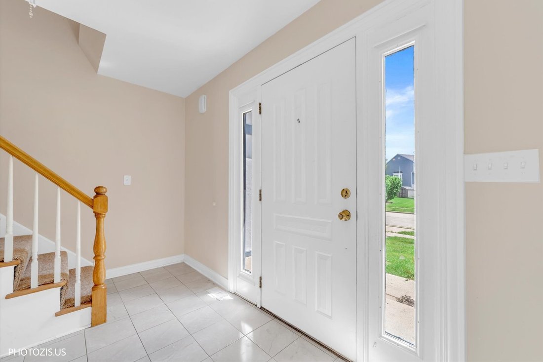 House in Mundelein, Illinois, United States 2 - 18286121