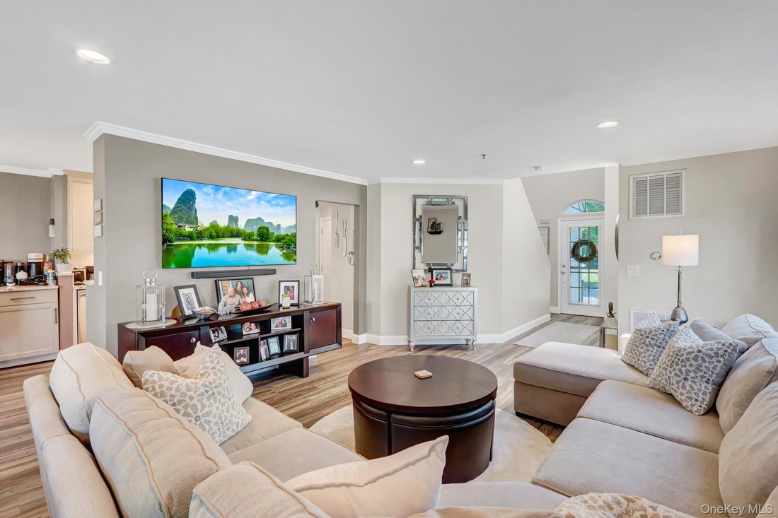 Condo in Port Jefferson Station, New York, United States 5 - 18281925