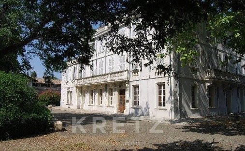 Schloss in Pierrelatte, Auvergne-Rhone-Alpen, Frankreich 1