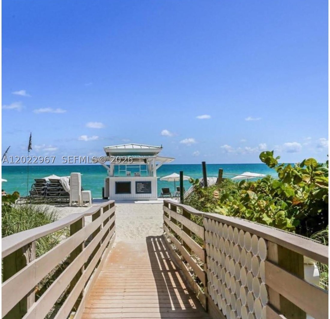 Condo in Miami Beach, Florida, United States 3 - 18285266
