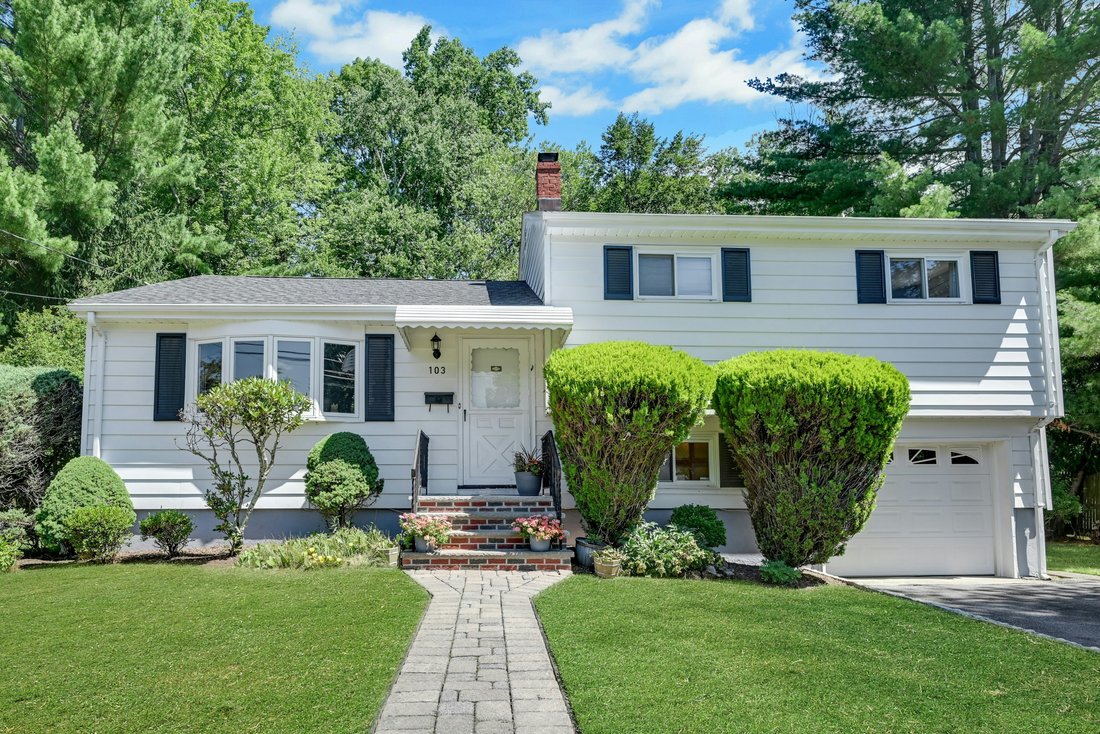 Closter, New Jersey, United States 2 - 18289926
