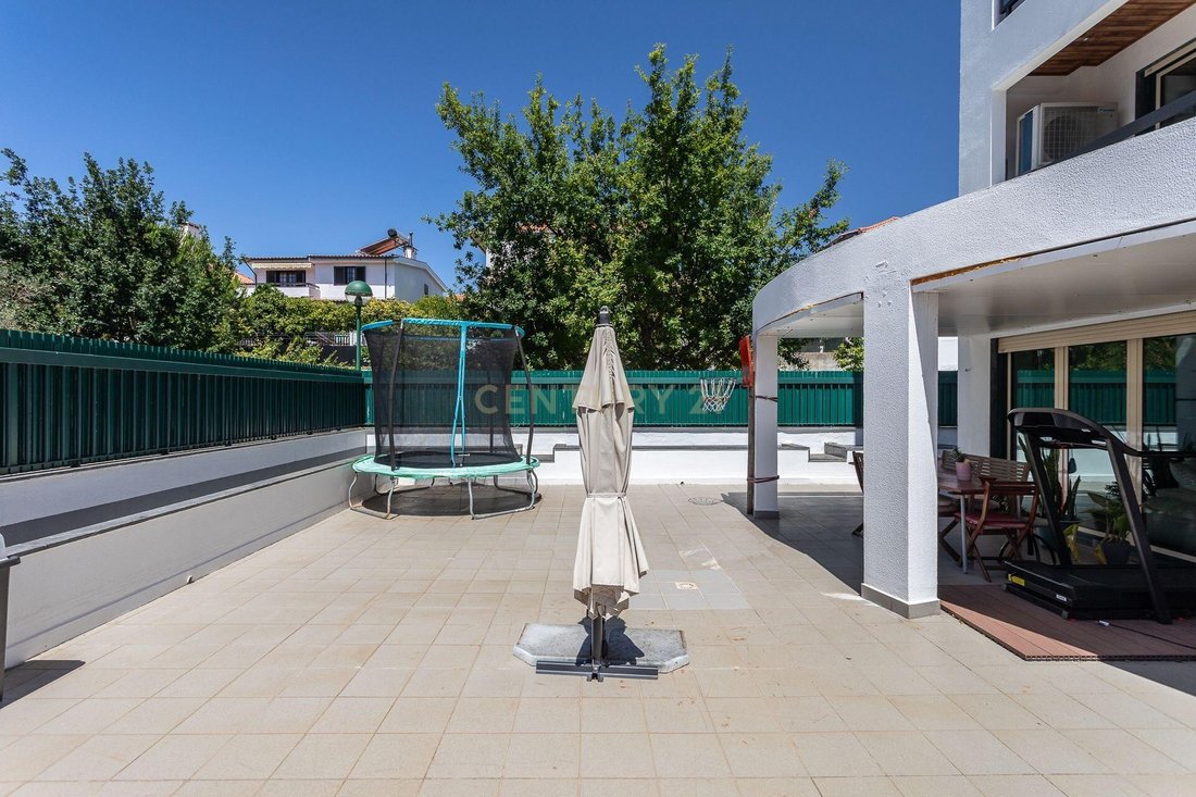 Apartment in Carnaxide e Queijas, Lisbon, Portugal 4 - 18284908