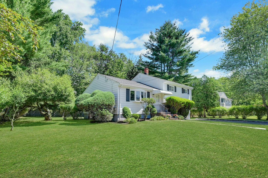 Closter, New Jersey, United States 1 - 18289926