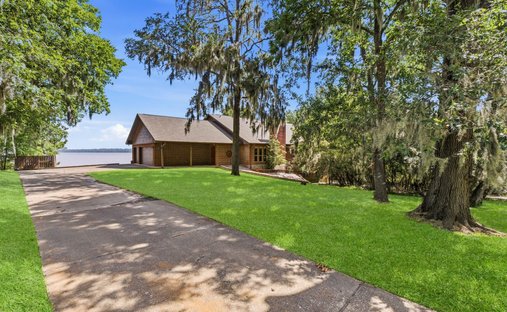 House in Oakhurst, Texas, United States 1