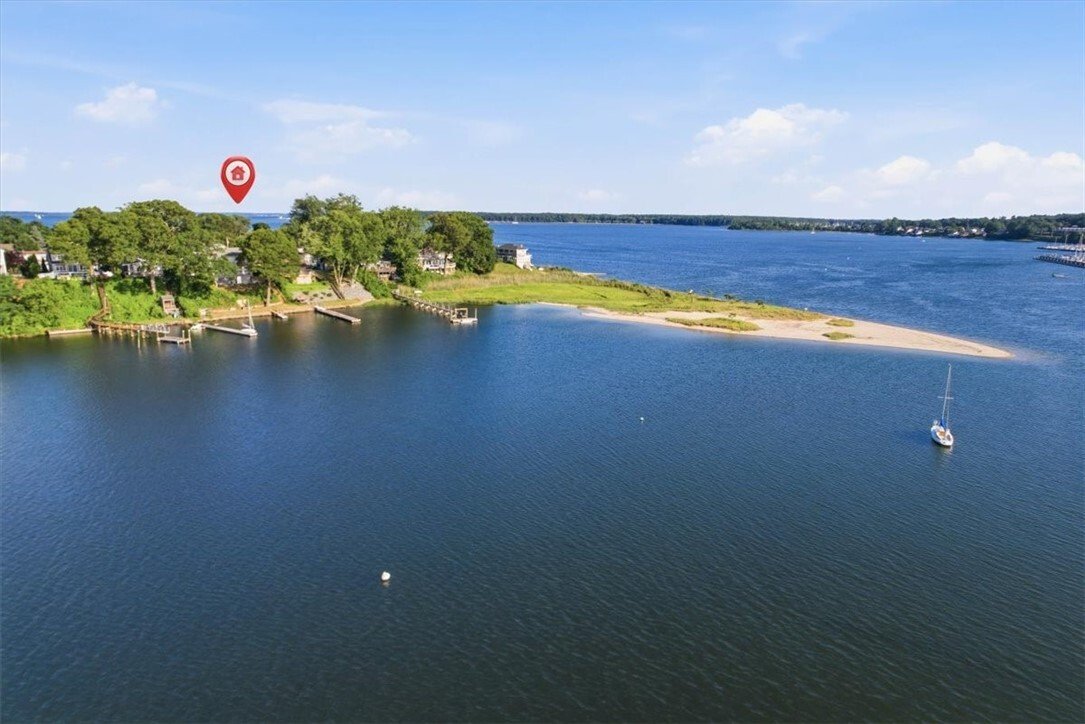 House in Warwick, Rhode Island, United States 3 - 18284300