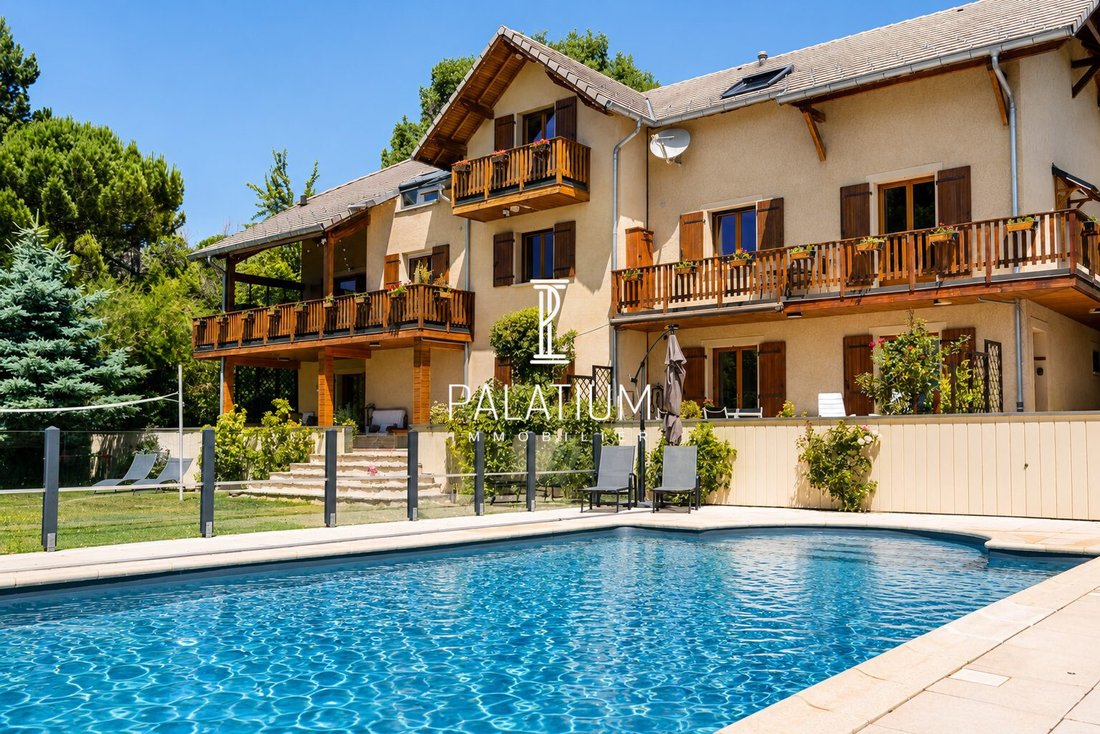 Chalet in Chorges, Provence-Alpes-Côte d'Azur, France 1 - 18287869