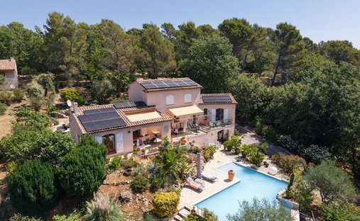 Villa in Neoules, Provence-Alpes-Côte d'Azur, France 1