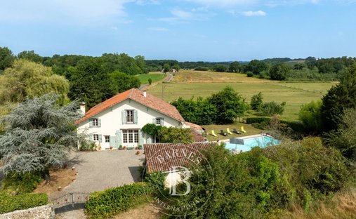 Estate in Amou, Nouvelle-Aquitaine, France 1